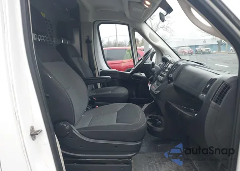2018 Ram Promaster 1500 z USA, uszkodzony, nr VIN 3C6TRVAG7JE138582